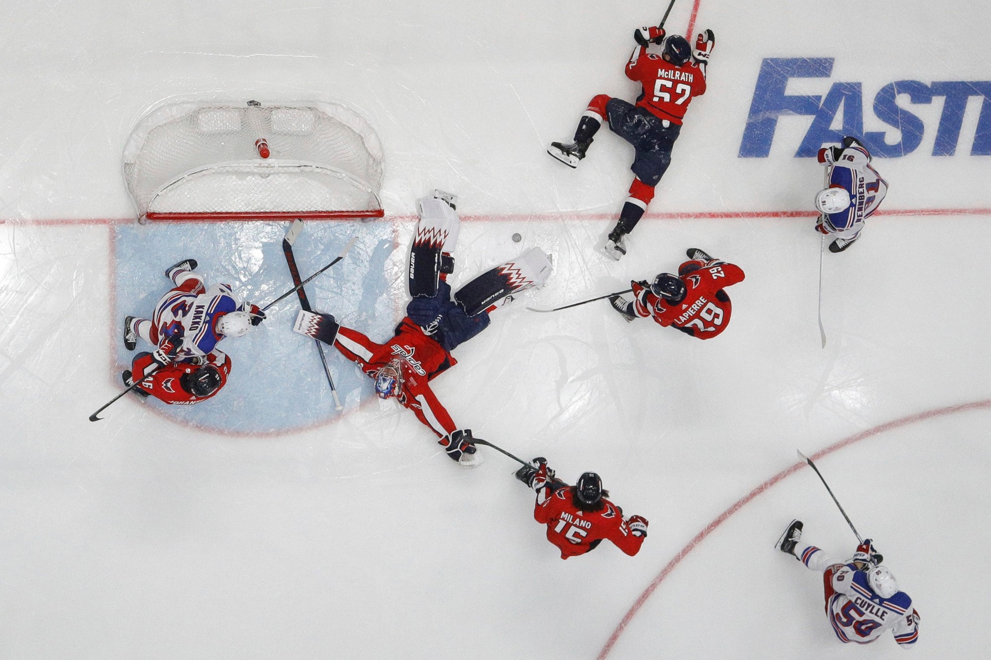 Zápas play-off NHL: Washington Capitals - New York Rangers.