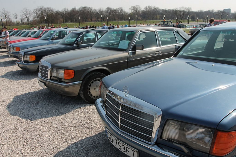 Youngtimer Warsaw 2015 - parada pod Stadionem Narodowym