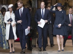 Księżna Kate nie miała szans... Zachwycająca Meghan Markle na pierwszym oficjalnym wystąpieniu u boku królowej. FOTO
