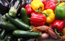 POMYSŁY na pyszne, soczyste polskie warzywa ciepłolubne: cukinie, bakłażany
