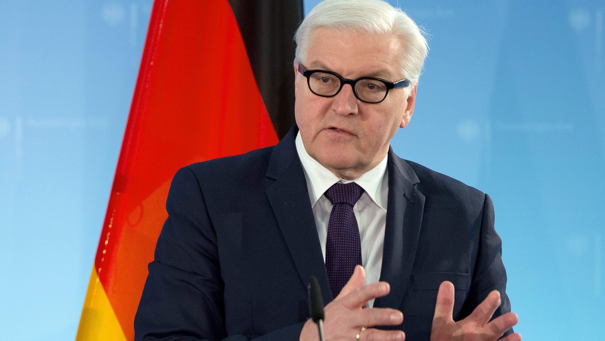 Minister spraw zagranicznych Frank-Walter Steinmeier jest obecnie najpopularniejszym politykiem w Niemczech. Media zaczynają nawet spekulować o jego ewentualnych szansach na urząd prezydenta Niemiec, gdyby Joachim Gauck zrezygnował z kandydowania. Drugie miejsce w rankingu popularności zajęła Merkel.