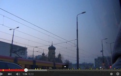 Wyluzowany kierowca warszawskiego autobusu [WIDEO]