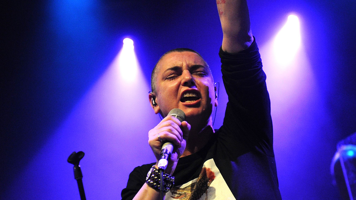 Już za dwa tygodnie (27 października) w warszawskiej Sali Kongresowej zaprezentuje się jedna z najpopularniejszych artystek rodem z Irlandii - Sinead O' Connor. W sprzedaży pozostają ostatnie wejściówki na to wydarzenie.