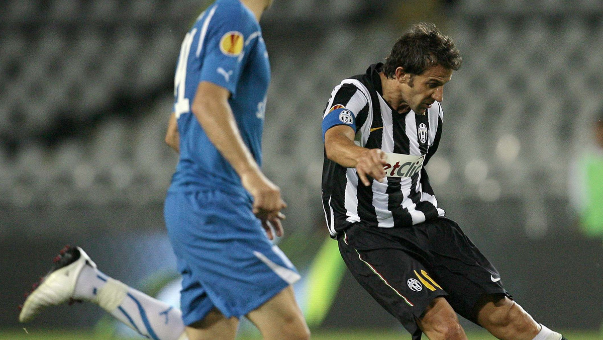 Hiszpan Fernando Teixeira Vitienes został mianowany arbitrem głównym meczu Lecha Poznań z Juventusem Turyn w ramach Ligi Europy. Jego brat, Jose Antonio będzie sędzią technicznym w środowym spotkaniu.
