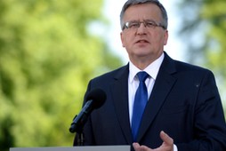 WARSZAWA PREZYDENT KOMOROWSKI WYBORY DO PE BRIEFING