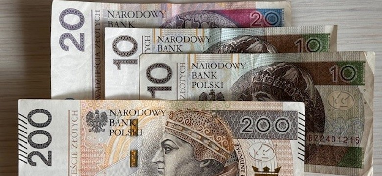 Ulga dla seniora w trakcie roku podatkowego 2025 - kto może skorzystać? PIT-0 dla seniora