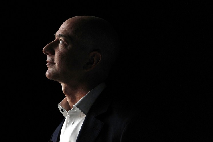 16. Jeff Bezos z Amazona