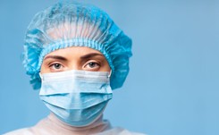 Kiedy szczyt zachorowań na COVID-19 w Polsce? Co z obostrzeniami?