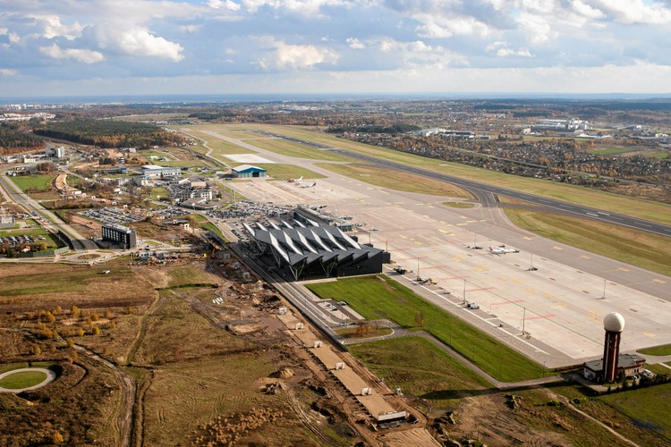 Gdansk . Widok z lotu ptaka - Port Lotniczy im. Lecha Wałęsy. (5)