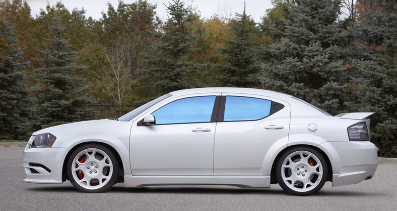 SEMA 2007: Dodge Avenger Tuner Stormtrooper – multimedialny bojownik