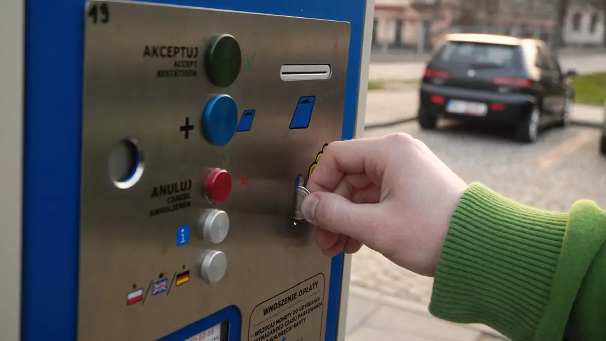 Kto zapłaci za szkodę na parkingu