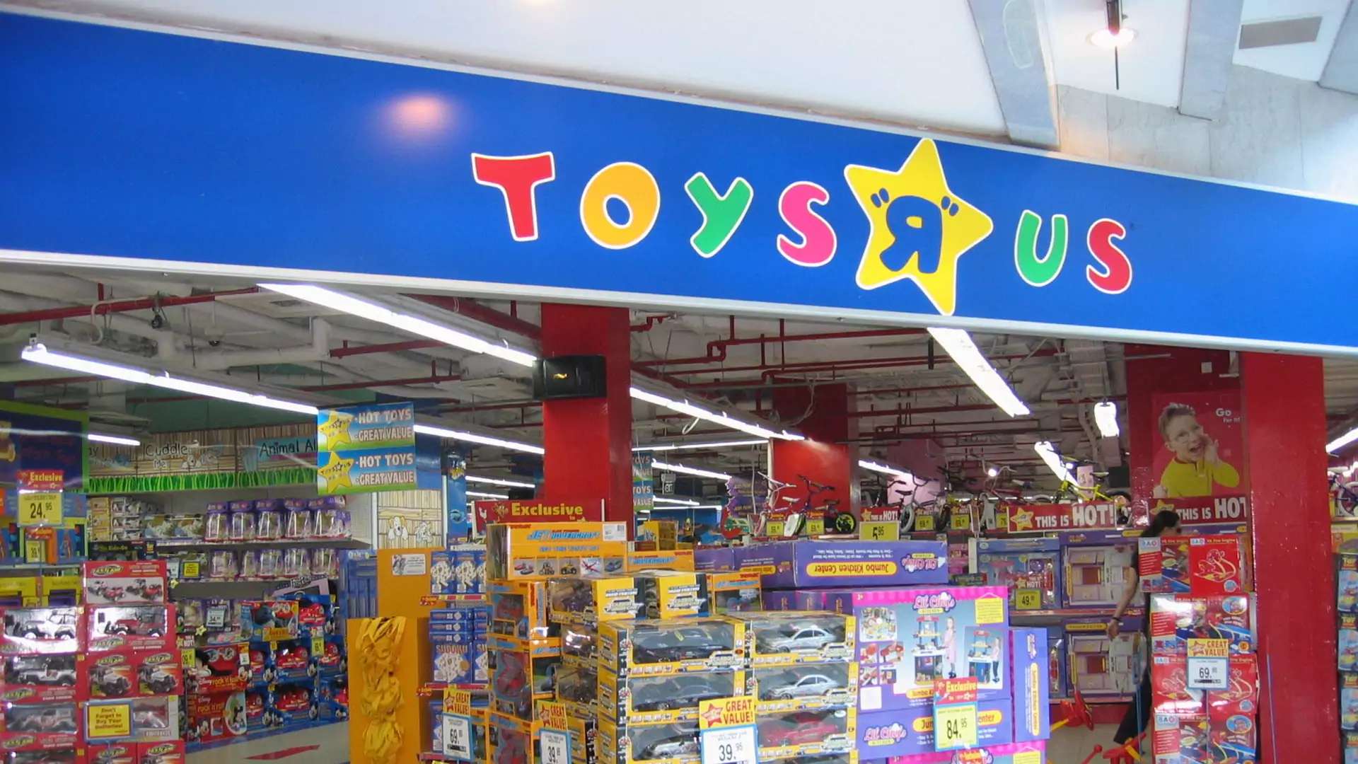W USA lalka dla chłopca i dziewczynki. Toys R Us likwiduje podział na płeć - #LetToysBeToys