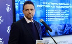 Trzaskowski nie wycofa się z karty LGBT. "Szczujnia pisowska szczuje na naszych współobywateli o innej orientacji"