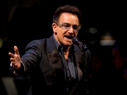 Bono: Jestem macho, a brzmię jak mała dziewczynka