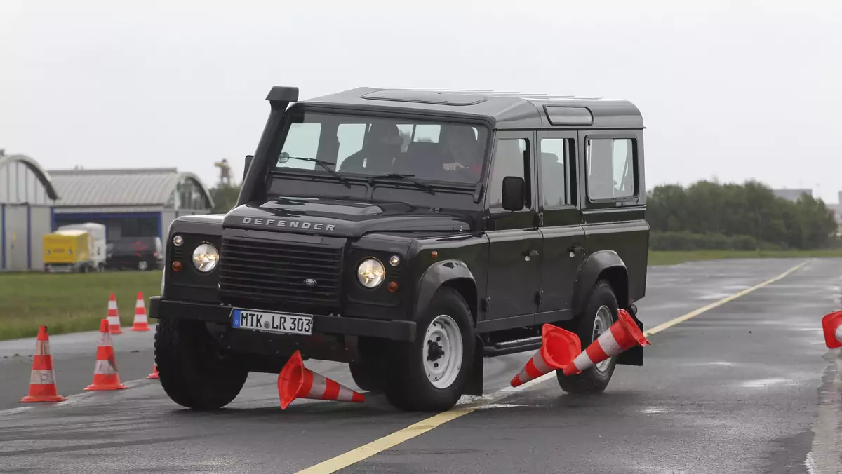 Land Rover Defender 110