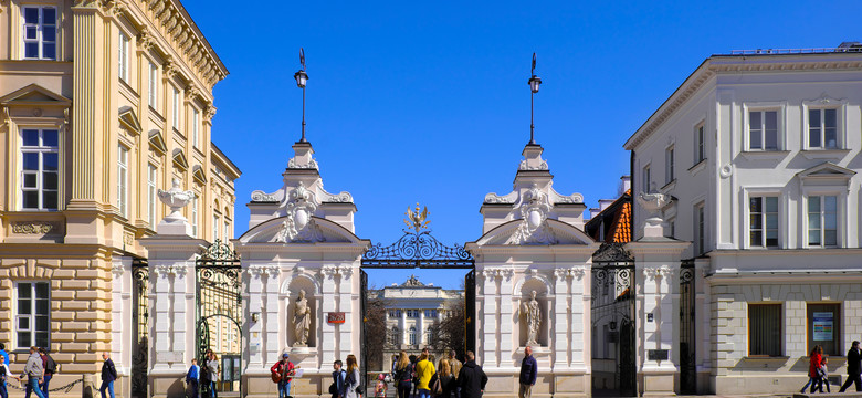 Ponad połowa studentów UW w tygodniu nie odpoczywa. Pracują, żeby było ich stać na studia