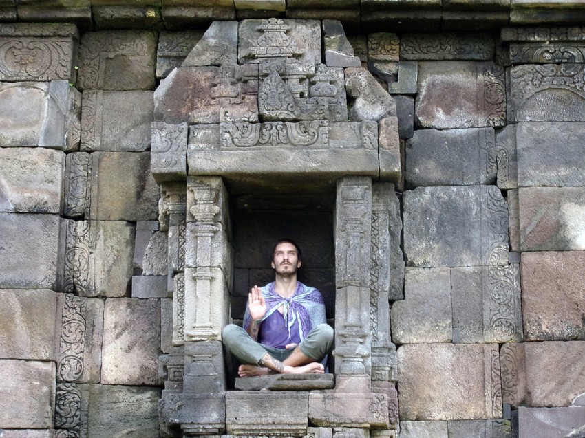 U Indoneziji vlada mir