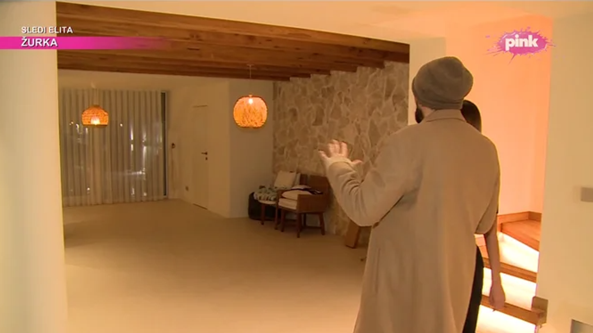 SOBA ZA OBUĆU, OGROMAN BAZEN I GARDEROBER Zavirite u luksuznu vilu Slobe Radanovića: Jelena i on imaju poseban sprat (Foto) Kép