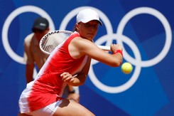 Iga Świątek w półfinale igrzysk olimpijskich w Paryżu. Rywalka poddała mecz