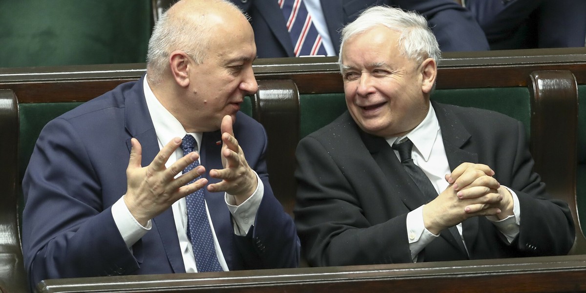 Joachim Brudziński i Jarosław Kaczyński w Sejmie w 2019 r.