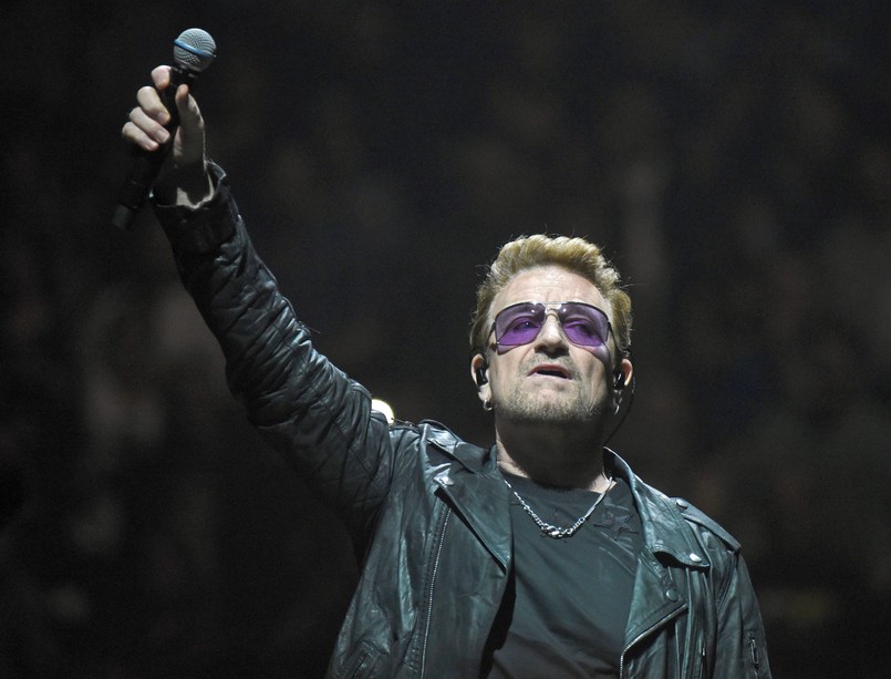 Bono i spółka występują właśnie na Startym Kontynencie w ramach trasy "The iNNOCENCE + eXPERIENCE Tour 2015" i promują ostatni album (pierwsze miejsce na liście 50 najlepszych płyt 2014 roku magazynu "Rolling Stone"). W jej ramach muzycy U2 zaplanowali 70 występów w 20 miastach w Ameryce Północnej i Europie (we Włoszech, w Holandii, Szwecji, Niemczech, Hiszpanii, Francji, Belgii i Wielkiej Brytanii). W Polsce, niestety, nie.