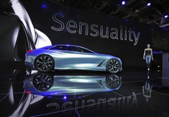 Nowa limuzyna z Japonii sensacją. Infiniti Q80 atakuje Niemców. ZDJĘCIA