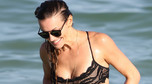 Katie Cassidy w bikini