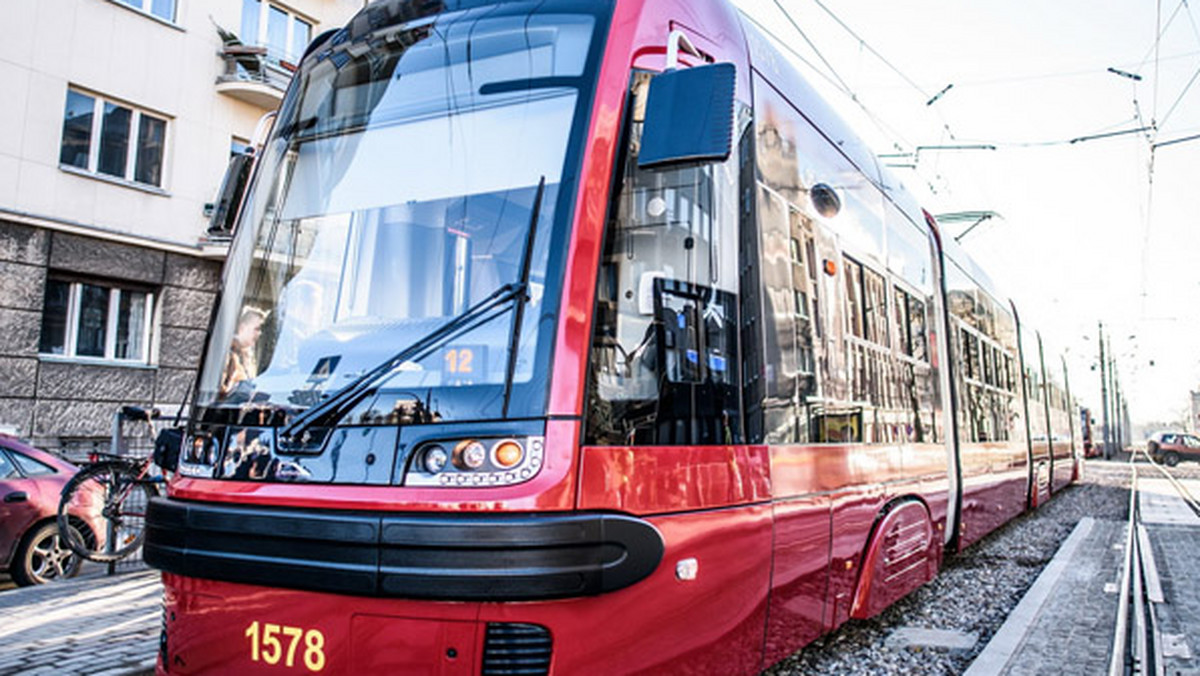 Od kwietnia w Łodzi zacznie obowiązywać zupełnie nowa siatka połączeń, sposób kursowania autobusów i tramwajów zostanie całkowicie przeorganizowany. Radykalne zmiany, pierwsze od 15 lat mają stworzyć w mieście "komunikację marzeń".