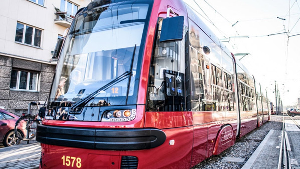 Od kwietnia w Łodzi zacznie obowiązywać zupełnie nowa siatka połączeń, sposób kursowania autobusów i tramwajów zostanie całkowicie przeorganizowany. Radykalne zmiany, pierwsze od 15 lat mają stworzyć w mieście "komunikację marzeń".