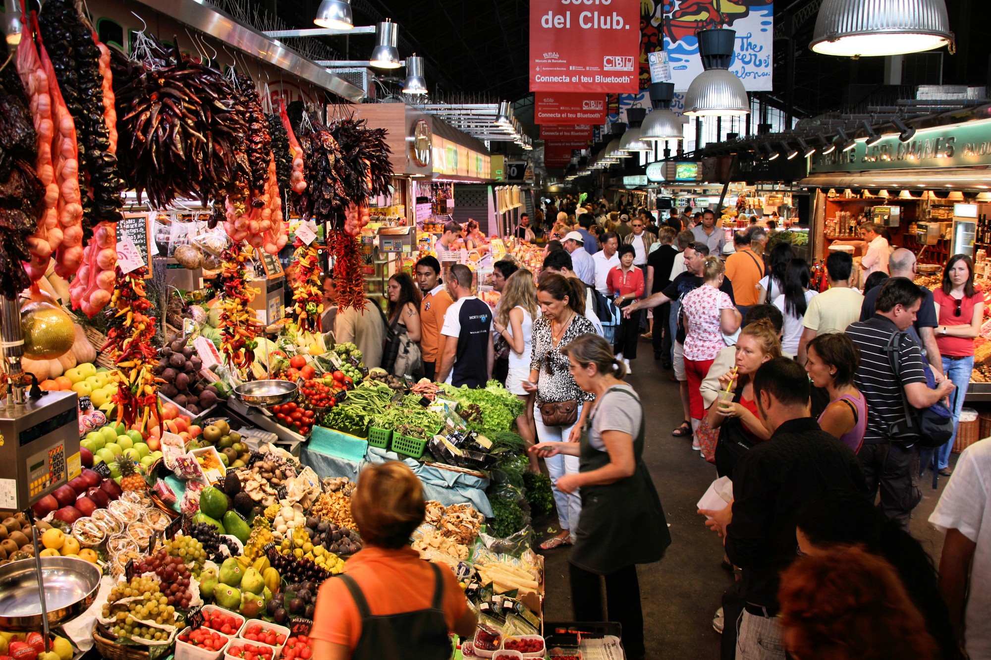 Trh La Boqueria v Barcelone.