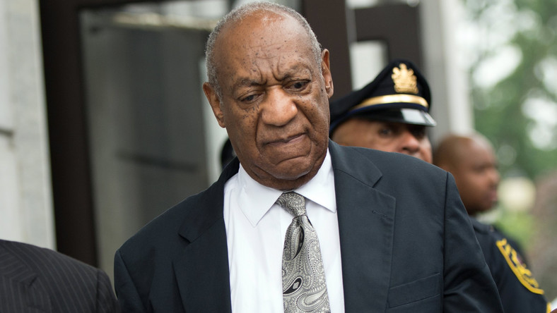 Zakończył się proces Billa Cosby'ego. Aktor był oskarżony o seksualne wykorzystanie Andrei Constand w 2004 roku. Ława przysięgłych nie mogła podjąć decyzji co do dalszych losów Cosby'ego. Ostatecznie wyrok nie zapadł, ale sąd zapowiedział już kolejny proces.