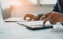 Nawet ponad 900 złotych dodatku do wypłaty w kwietniu. Dla kogo?