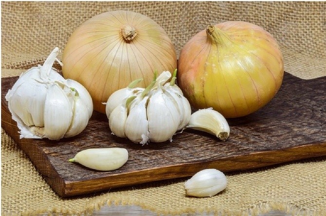 The good news about your vagina smelling like garlic is that it is not indicative of a medical problem. | Image courtesy: stock image