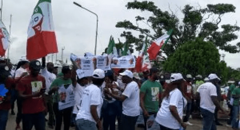 PDP members recieve Atiku in Lagos (Newsdiaryonline)