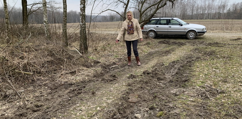 Koszmar pani Jolanty. Sąd "zamroził" drogę do jej domu