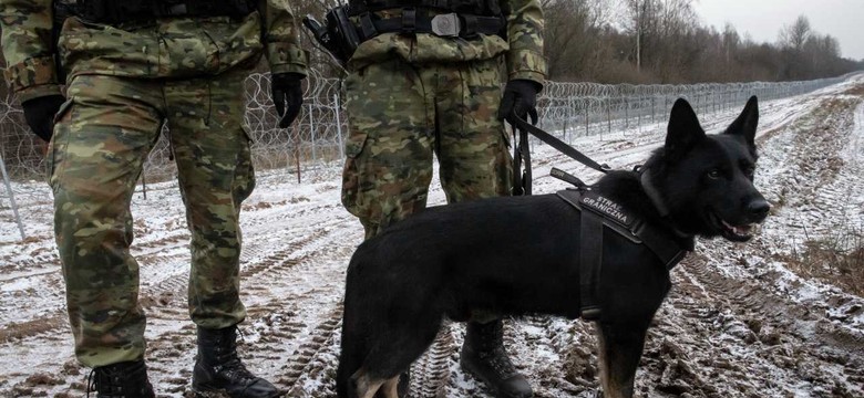 Strzały po białoruskiej stronie. Pocisk spadł na polską stronę, w miejscu posterunku