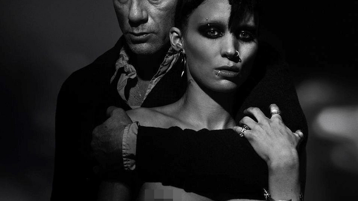 Kampania promocyjna filmu "The Girl with the Dragon Tattoo" nabiera rumieńców. Rooney Mara pojawiła się całkowicie topless na drugim plakacie filmu.