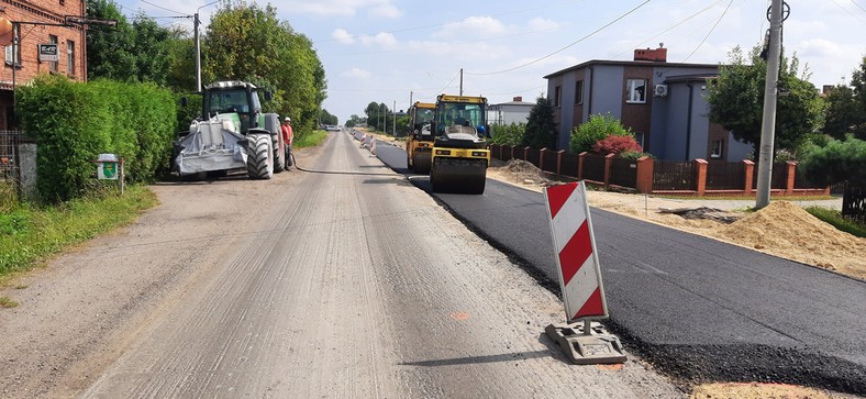 Układanie I w-wy podbudowy zasadniczej