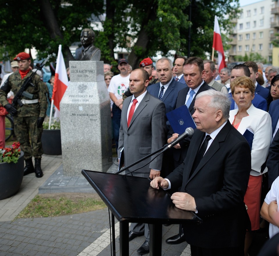 MIŃSK MAZ. POPIERSIE LECHA KACZYŃSKIEGO ODSŁONIĘCIE (Jarosław Kaczyński)