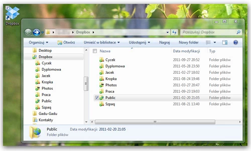 ...podobnie działa menadżer DropBoxa, choć w tym wypadku tworzy dodatkowy folder dla każdego zarejestrowanego użytkownika peceta