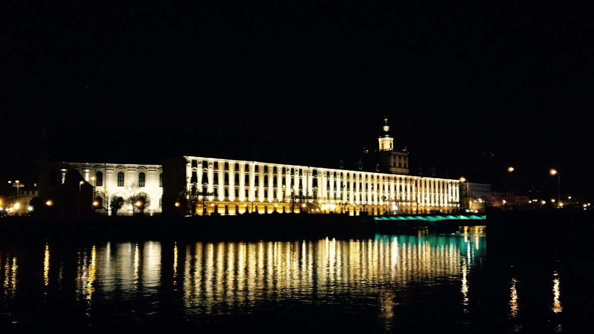 W planach jest porwanie, symulacja rozprawy sądowej i gra miejska z nagrodami. W ten sposób Uniwersytet Wrocławski chce zachęcić młodzież do studiowania prawa, ekonomii i administracji. Drzwi otwarte na wydziale odbędą się w niedzielę.