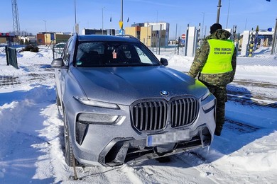 Złoty strzał Straży Granicznej. Luksusowe BMW za fortunę zatrzymane na granicy
