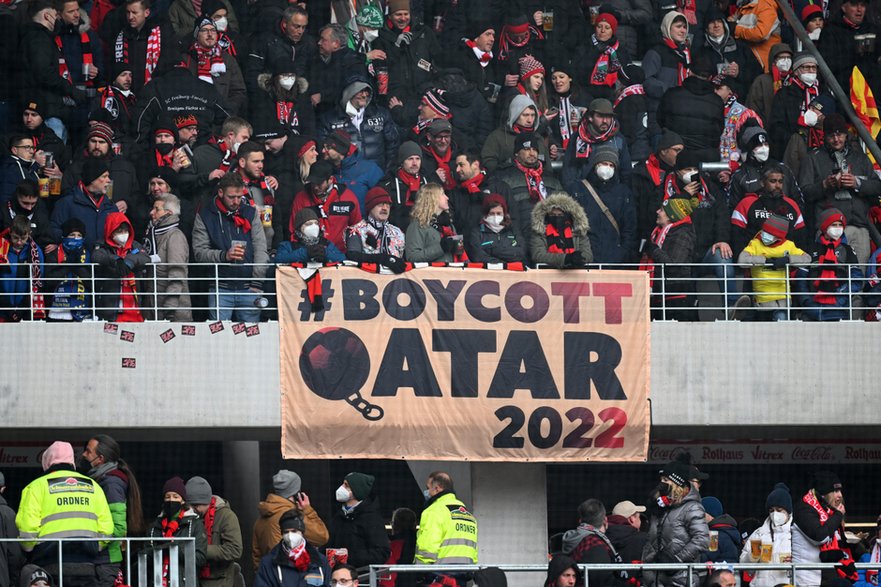 Organizatorzy przyznają, że wypadki na budowach związanych ze sportową imprezą się zdarzały, ale zginęło w nich "tylko" 37 osób/ fot. Getty Images