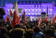 manifestacja Klubów Gazety Polskiej przed Pałacem Prezydenckim