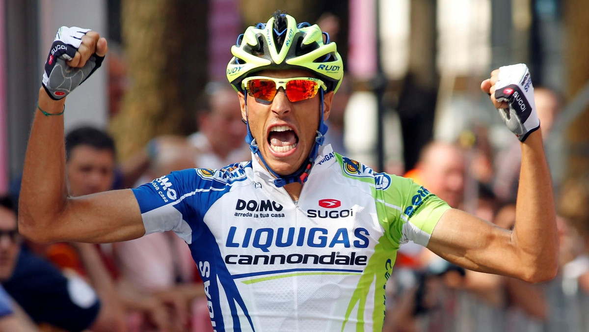 Działacze Etixx-QuickStep nie próżnują tego lata. Szóstym kolarzem, z którym podpisali kontrakt na przyszły sezon jest doświadczony Eros Capecchi. Włoch od ponad dziesięciu lat jest zawodowcem i ma w nogach 13 Wielkich Tourów (osiem Giro d'Italia, jeden Tour de France i cztery Vuelta a Espana).