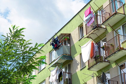 Mieszkania schodzą na pniu, ale na te nie ma chętnych latami. Oto główne powody