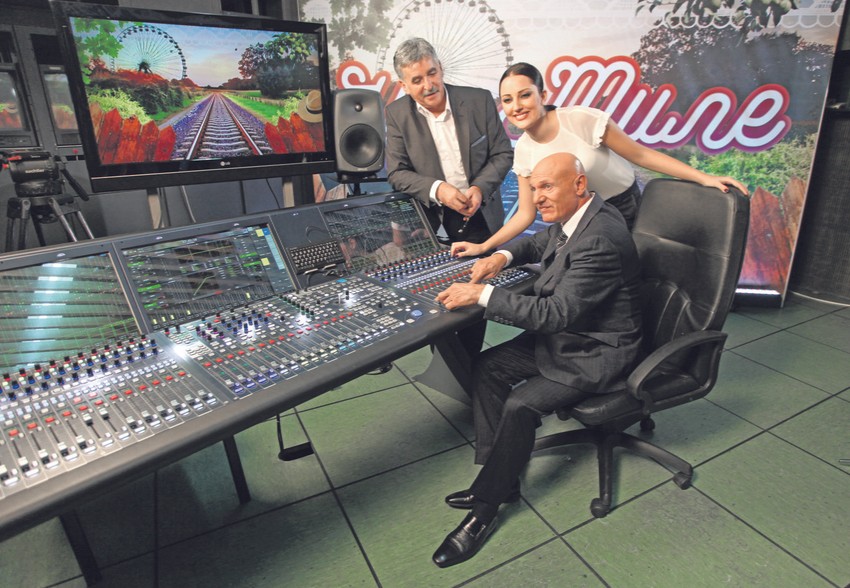 Kriterijum da odlično pevaju i pristojno izgledaju: Sa snimanja emisije "Ide Mile"