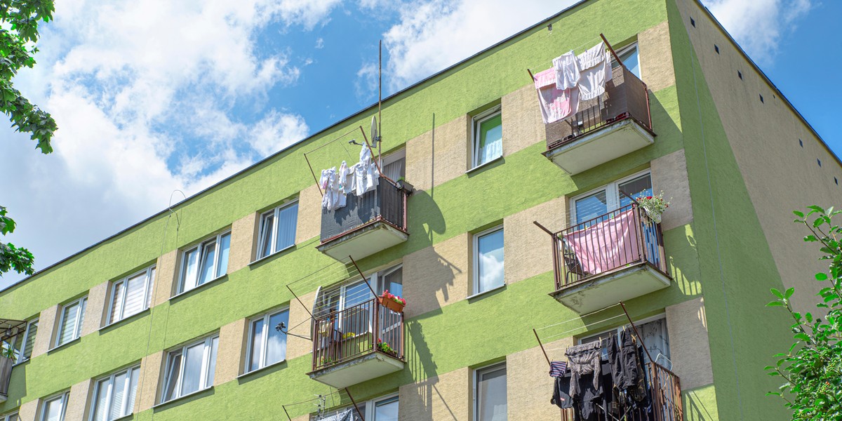 Najem mieszkań wcale nie jest najdroższy tam, gdzie stawki są najwyższe. Tylko w tych miastach, gdzie po odjęciu z pensji wydatków na ten cel, zostaje najmniej na życie. 