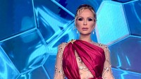 Köllő Babett királynőként, kilenc méteres palástban vonult be a Sztárban sztár leszek stúdiójába