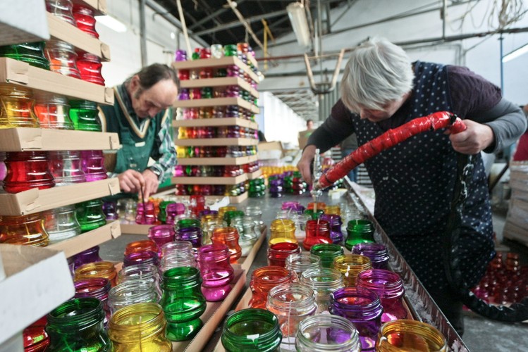 Produkcja zniczy nagrobnych